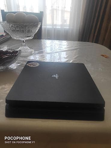 PlayStation 4 Slim oyun konsolu - Model: PS4 Slim (mat qara korpus