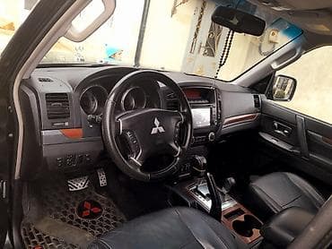 volkswagen golf 1991: Mitsubishi Pajero – 7 yerlik, tam ölçülü SUV Xüsusiyyətlər: - Kuzov — 1