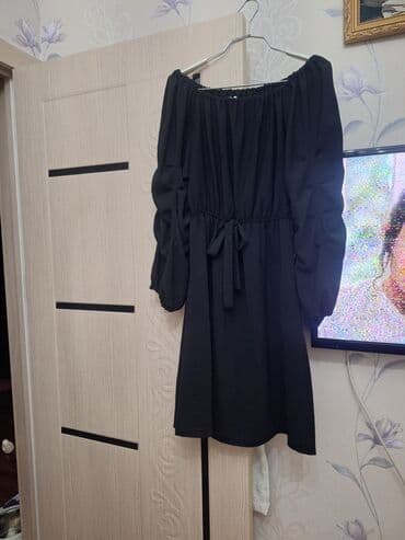 qadın ucun donlar: Qara rəngli qadın paltarı - Model: Boş kəsimli, beldən bağlamalı — 1