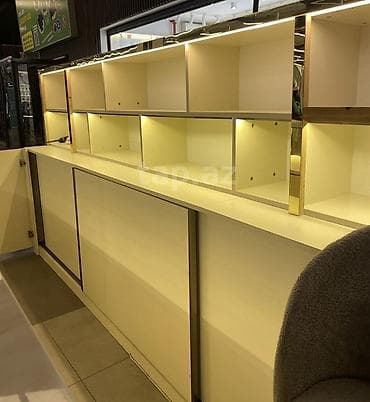 витрина: Mall/küçə keçidində quraşdırmaq üçün vitrinalı ticarət köşkü - L — 4