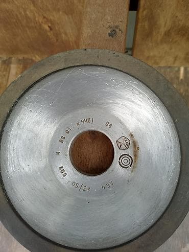 ev saati modelleri: Almaz daş Kodları üzərində yazılıb almazın qalınlığı 4 millidir daş — 2