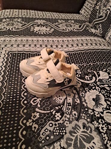 ayyaqqabı: 2 _ 3 defe işledilib cox az — 1