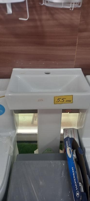 aksa generator: Sanitar avadanlıqlar – tualet qabları və kirəmit rəngli lavabo - — 9