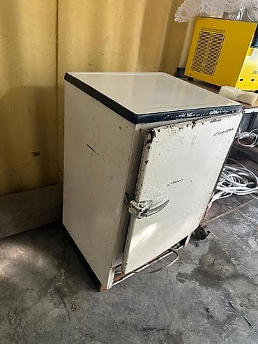 ikinci el corek pecleri: Kompakt vintaj soyuducu korpusu - Tək qapılı, üstü düz səthli korpus — 2