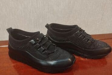 Tuflilər: Ölçü: 36, rəng - Qara, İşlənmiş — 3