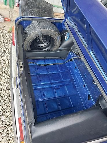 vaz 21015 şiti: Model: Lada (VAZ) 21011 Kuzov: sedan, 4 qapı Rəng: parlaq göy Nömrə — 10