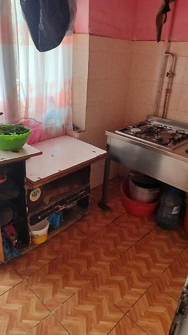 bayil kiraye: Vasmoy bazarina yaxdi 251 nom mektebin yanda 5. 3du 1 otagdi opsdelidi — 2