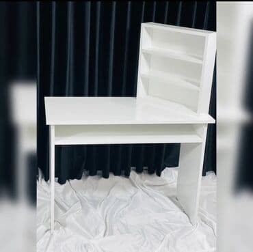 белый рабочий стол: Kompüter masası, Açılmayan, Dördbucaq masa — 1