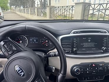 tap az jeep: Kia Sorento – ağ rəngli, şəhər və uzun yol üçün rahat və geniş — 5