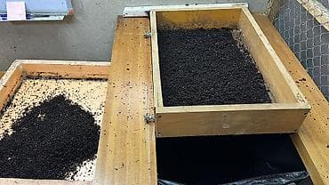 Gubre . Biohumus. kalifornia soxulcanin peyini. Tam eleklenmish — 4