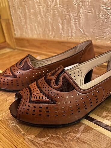 белые босоножки на тракторной подошве: Размер: 37, цвет - Коричневый, Новый — 2