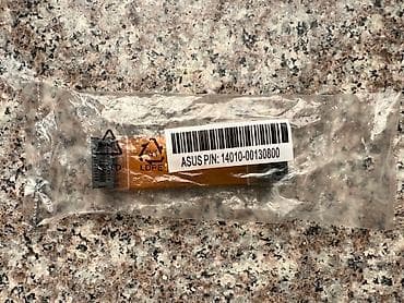 gaming kompüter: Asus NVIDIA SLI videocard connector Asus anapalatanın üstündə gəlib — 2