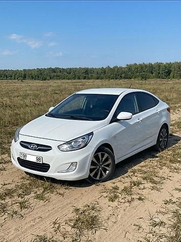 Hyundai Accent: 1.6 l | 2012 il