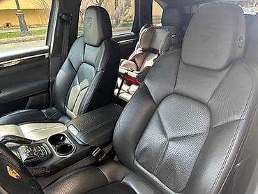 gx lexus 470: Ağ rəngdə olan Porsche Cayenne avtomobili. Qabaq tərəfində duman — 7