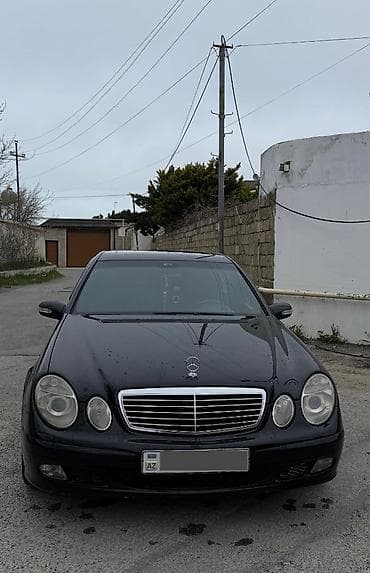 mercedes 211: Mercedes-Benz E 220: 2.2 l | 2002 il Sedan — 1