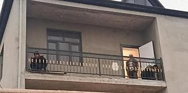 pencere kilidi: Dəmir məhəccər və pəncərə barmaqlıqları – dekorativ döymə elementli — 9