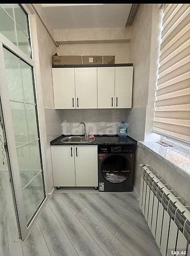 Həzi Aslanov metrosunun çıxışında, AccessBank binasında, KFC-nin — 8