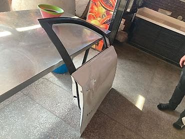 Məhsul: Avtomobilin ön sol qapısı (tam komplekt deyil) Təsvir: -