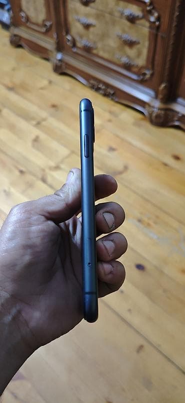 iphone 16 pro max dubai: IPhone 11, 128 GB, Black Titanium, Simsiz şarj, Face ID — 9