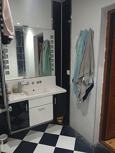 9 mkr satilan evler: Mənzildə rahat həyat üçün tam təchiz olunmuş daxili planlama: - Geniş — 7