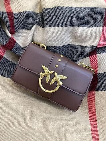 Çiyin çantası, Pinko