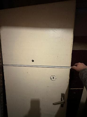 Крепежные изделия: Qapi yaxsi veziyyetdedir. Hec bir eyriliyi yoxdur. Bina evinde — 3