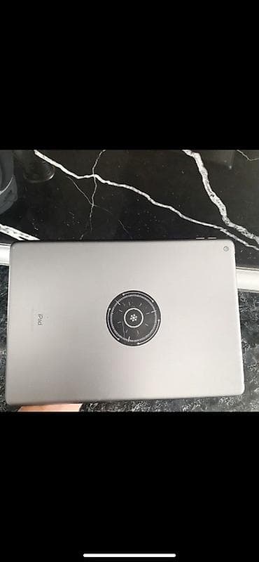 Фото и видеокамеры: Б/у Apple iPad 9 (2021), 10,2", 64 ГБ, Платная доставка — 1