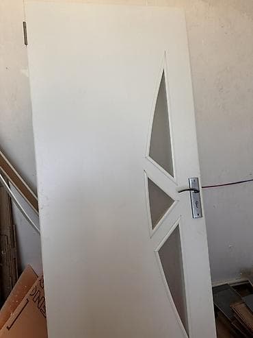 Ağ rəngli otaq qapısı - Material: taxta əsaslı panel (hamar səth)