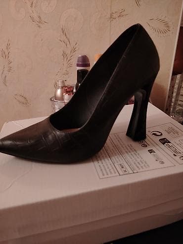 Tuflilər: - Qadın klassik tuflisi - Rəng: qara - Material: süni dəri, timsah — 1