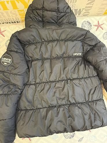 Üst geyimləri: Levi’s qara rəngli qışlıq puffer gödəkçə - Model: kapüşonlu, ön — 9