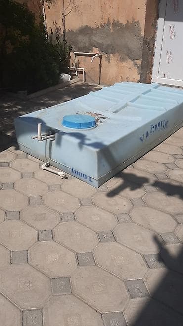 dam: İşlənmiş 1 tonluq plastmas yastı kvadrat su çəni satılır .Ünvan — 2