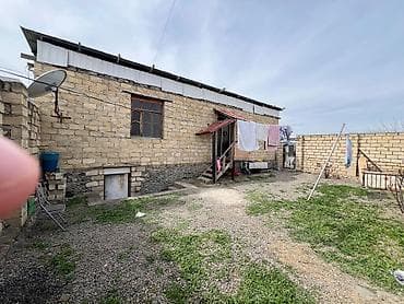 ucuz evler 2022: Satılır: həyət evi və torpaq sahəsi 24 Sotun içində yarı tikili 3 Otaq — 3