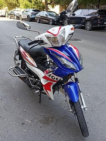 moped: 2024 il, 20000 km — 5