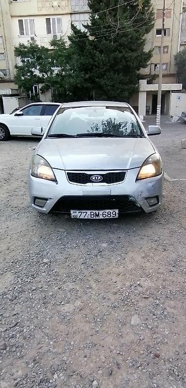 maşlar: Kia Rio: 1.5 l | 2010 il Hetçbek — 1