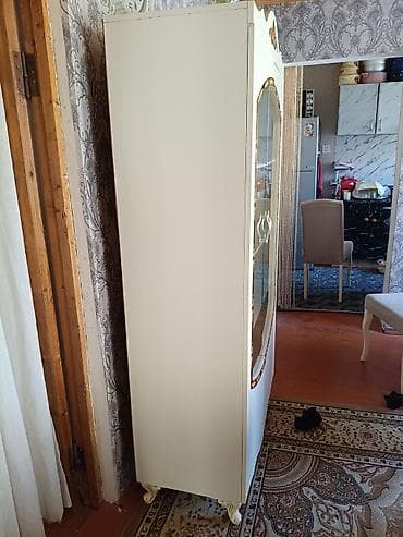 Moyka avadanlığı: Şüşəli dolab vitrini, İşlənmiş, Ünvandan götürmə — 1