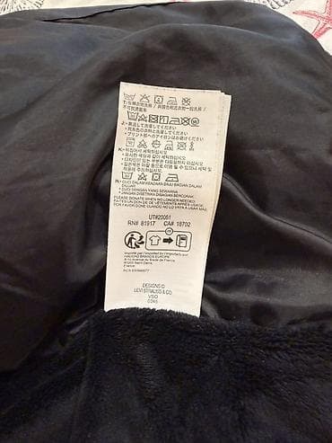 Üst geyimləri: Levi’s qara rəngli qışlıq puffer gödəkçə - Model: kapüşonlu, ön — 7