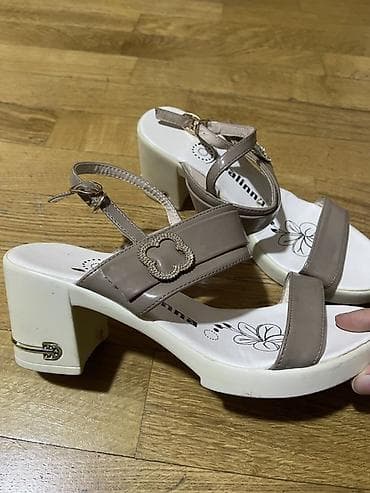 Размер: 40, цвет - Бежевый, Б/у — 2