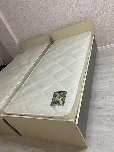 matras satisi: *2 ədəd çarpayı satılır* Yeni, matrası Upakovkda. Ölçü:90×200. *Qiymət — 1