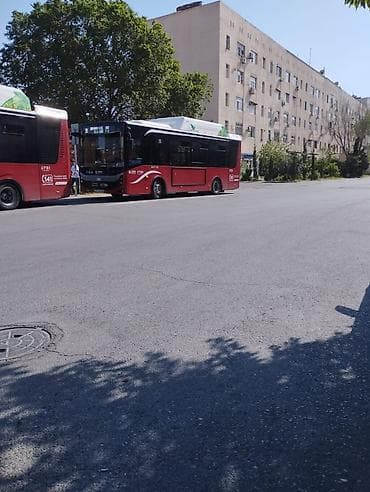 Suraxanı bazarına yaxın.Bina evi 5/1 mərtəbəsi.Evin yanında 35