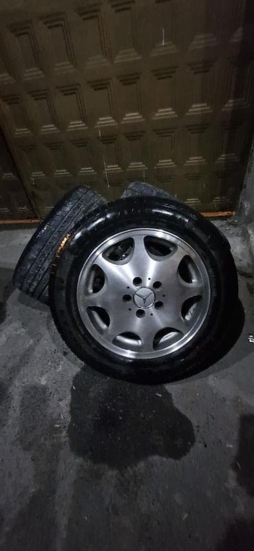 diskler teker: İşlənmiş Disk təkər Mercedes-Benz 215 / 60 / R 16, 5 Boltlu — 1
