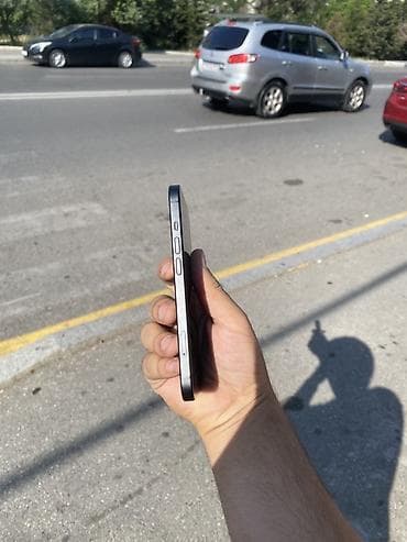 panel cit: IPhone 15, 256 GB, Qara, Face ID — 4