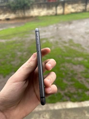 apple iphone 13 pro: IPhone 8, 64 GB, Qara, Barmaq izi — 4