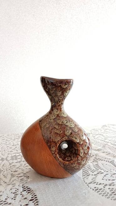 guldanda gul: Bir vaza — 1