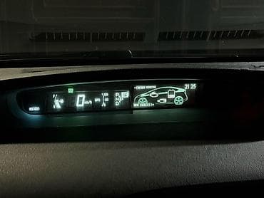 Toyota Prius: 1.8 l | 2010 il Sedan — 7