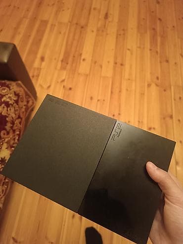 PS2 & PS1 (Sony PlayStation 2 & 1): Ps 2 slim modelidir. Problemi yoxdur. Üzərində Pes 2013 veriləcək — 3