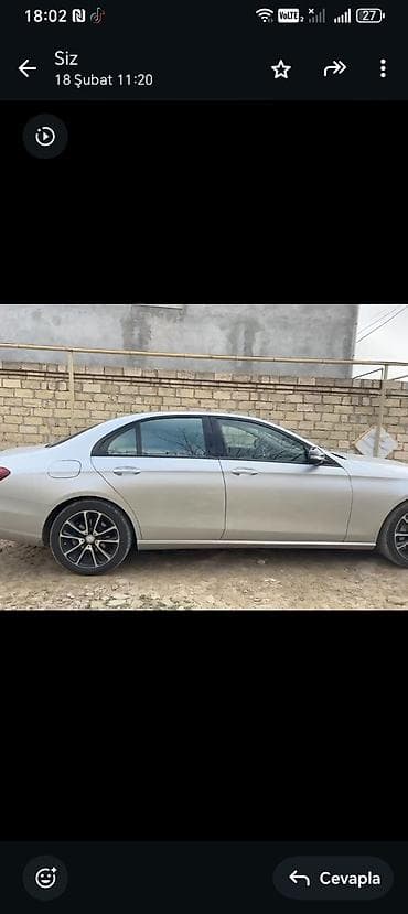 niva şini: Mercedes‑Benz E300 sedan - Kuzov: sedan, gümüşü rəng - Model nişanı — 6
