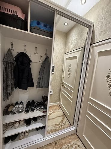 tək dolablar: İşlənmiş, 3 qapılı, Təkərli, Ağ, Digər material, Kupe, Künc dolab — 3