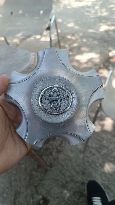 Şin və təkərlər: Toyota diskinin mərkəz qapağı (center cap) - Marka/loqo: Toyota - — 2
