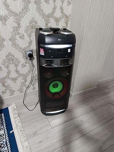 audi a8: LG XBOOM partiya akustik sistemi - Güclü 1000W RMS səs çıxışı (etiket — 2