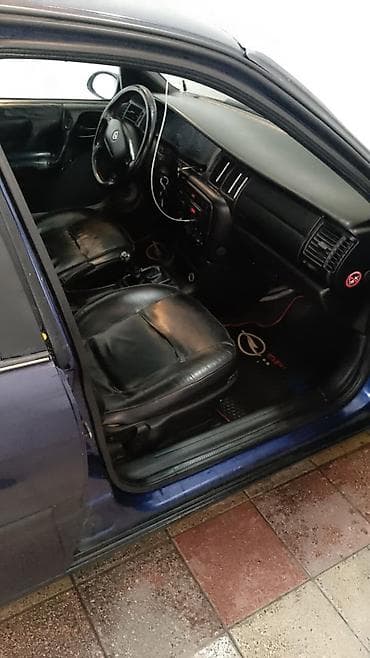 avtomobil tenti: Opel sedan salonu – dəri interyer və lyuk - Model: Opel (sedan kuzov; — 1